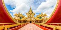 O exuberante palácio Karaweik, em Yangon  Foto: tawanlubfah/Shutterstock