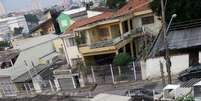 Eletrodomésticos acumulam água em terreno no bairro Chora Menino, na zona norte de São Paulo  Foto: Denis Lini / vc repórter