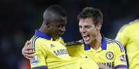 Ramires (esquerda), do Chelsea, comemora gol marcado pelo Chelsea contra o Leicester City pelo Campeonato Inglês. 29/04/2015  Foto: Carl Recine / Reuters