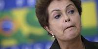 Presidente Dilma Rousseff usou as redes sociais na manhã desta sexta-feira para fazer seu discurso do 1º de maio  Foto: Ueslei Marcelino / Reuters