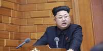 Líder norte-coreano, Kim Jong Un, durante reunião da Comissão Militar Central  Foto: KCNA / Reuters