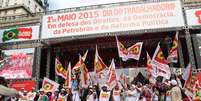 No Vale do Anhangabaú, centro de SP, a CUT realiza marcha e missa campal  Foto:  Vilmar Bannach / Futura Press