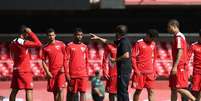 S&atilde;o-paulinos estrearam uniforme de treino da Under Armour no Morumbi  Foto: Rubens Chiri/saopaulofc.net / Divulga&ccedil;&atilde;o