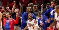 Cesta a um segundo do fim deu vitória aos Clippers  Foto: Stephen Dunn / Getty Images