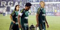 Palmeiras levou a ta&ccedil;a de vice-campe&atilde;o paulista de 2015  Foto: Paulo Whitaker / Reuters