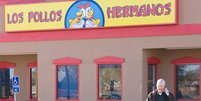 Los Pollos Hermanos é franquia símbolo de Breaking Bad  Foto: Facebook / Reprodução