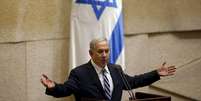 Premiê de Israel, Benjamin Netanyahu, no Parlamento em Jerusalém. 04/05/2015  Foto: Ronen Zvulun / Reuters