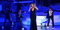 Mariah Carey investe em decote profundo para estrear turn&ecirc; em Las Vegas  Foto: Getty Images 