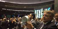 Deputados batem panelas contra a aprovação do texto-base da MP  Foto: Fernando Diniz / Terra