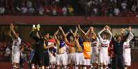 Jogadores do São Paulo agradecem apoio do torcedor  Foto: Rubens Chiri/São Paulo FC / Divulgação