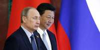 Presidente russo, Vladimir Putin, e presidente chinês, Xi Jinping, em Moscou. 08/05/2015  Foto: Sergei Karpukhin / Reuters