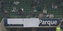 "Allianz" foi tampado em placas que ficam ao redor do estádio  Foto: Reginaldo Castro / Gazeta Press