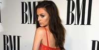 Cher Lloyd abusou da transparência no tapete vermelho   Foto: Frazer Harrison  / Getty Images