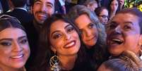 "Só top", escreveu David Brazil em foto ao lado de celebridades como Juliana Paes e Carolina Dieckmann  Foto: @davidbrazil24/Instagram  / Reprodução