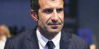 Figo retirou sua candidatura à presidência da Fifa, mas manteve oposição a Blatter  Foto: Leonhard Foeger / Reuters