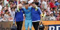Diego Alves deixou gramado carregado e preocupa Seleção Brasileira  Foto: Carlos Barba / EFE
