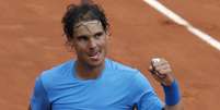 Nadal comemora mais uma vitória em Roland Garros, a 37ª seguida  Foto: Christophe Ena / AP