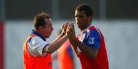 Edson Neguinho, que também já foi auxiliar-técnico do clube, reclamou do acúmulo de funções no Paraná  Foto: Divulgação/Paraná