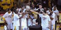 Jogadores dos Warriors festejam conquista da conferência oeste  Foto: Kelley L. Cox / Reuters