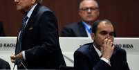 Príncipe jordaniano Ali Bin Al-Hussein (dir) pode substituir Blatter (esq)  Foto: Mike Hewitt / Getty Images 