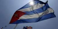 Bandeiras de Cuba e dos Estados Unidos na Marina Hemingway, em Havana, Cuba. 22/05/2015  Foto: Stringer / Reuters