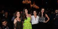 Marieta Severo, Camila Queiroz, Drica Moraes e Agatha Moreira posam na festa de lançamento de 'Verdades Secretas'  Foto: AgNews