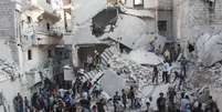 Mercado foi um dos locais bombardeados na Síria  Foto: AFP