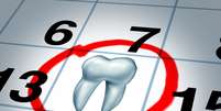 O correto é visitar o dentista a cada seis meses para que o profissional acompanhe a saúde bucal do paciente e evite que problemas simples virem doenças graves  Foto: Lightspring / Shutterstock