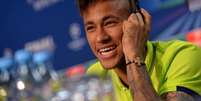 Neymar, do Barcelona, concede entrevista em Berlim, na Alemanha, antes da final da Liga dos Campeões, nesta sexta-feira. 05/06/2015  Foto: Pool / Reuters