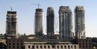 Prédios em construção em São Paulo.  22/06/2008  Foto: Paulo Whitaker / Reuters