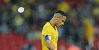 Neymar cabisbaixo em jogo contra Honduras  Foto: Heuler Andrey/ Mowa Press / Divulgação