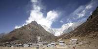 Foto de arquivo do monte Langtang Lirung, no Nepal. 24/02/2009  Foto: Gopal Chitrakar / Reuters