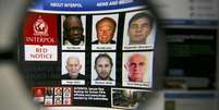 P&aacute;gina da Interpol na Internet com rostos de procurados por suspeita de corrup&ccedil;&atilde;o na Fifa. 03/06/2015  Foto: Pawel Kopczynski / Reuters