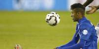 Atacante Neymar, da seleção brasileira, durante partida contra a Colômbia pela Copa América, em Santiago, no Chile. 17/06/2015  Foto: Ricardo Moraes / Reuters