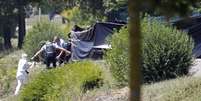 Investigadores franceses em local de ataque à usina de gás em Saint-Quentin-Fallavier. 26/06/2015  Foto: Emmanuel Foudrot / Reuters