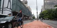 Ciclovia será inaugurada neste domingo na Avenida Paulista  Foto: BBC Brasil.com