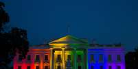 Fachada da Casa Branca foi iluminada com as cores do arco-íris  Foto: Evan Vucci / AP