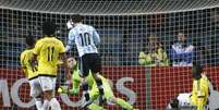 Messi viu Ospina operar um milagre ao defender sua cabeçada no primeiro tempo  Foto: André Penner / AP