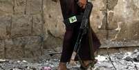 Combatentes tribais e milícias estão envolvidos em conflitos com rebeldes Houthi  Foto:  EPA