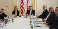 Reunião entre o secretário de Estado dos EUA, John Kerry, e o chanceler do Irã, Javad Zarif, em Viena. 30/06/2015  Foto: Carlos Barria / Reuters