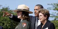 Obama e Dilma no memorial de Martin Luther King em Washington. 29/06/2015  Foto: Kevin Lamarque / Reuters