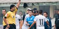 Geuv&acirc;nio foi expulso ainda no primeiro tempo  Foto: delamonica / Futura Press