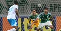 Lesão de Vítor Hugo fez Leandro Almeida estrear pelo Palmeiras nesta quarta  Foto: Cesar Greco/Ag Palmeiras / Divulgação