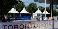 Praia urbana em Toronto conta com belas de biquíni tomando sol em meio a parentes de velejadores na torcida por medalha de ouro nos Jogos Pan-Americanos de 2015  Foto: Osmar Portilho / Terra