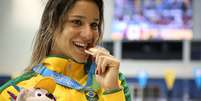 Joanna Maranhão recebe a medalha de bronze dos 400 m medley  Foto: Satiro Sodré/SS Press / Divulgação