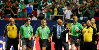 Mark Geiger teve noite desastrosa  Foto: Getty Images