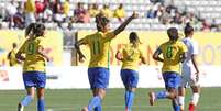 Jogadoras da Seleção comemoram vitória sobre o México  Foto: Rafael Ribeiro/CBF / Divulgação