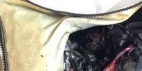 A bagagem dentro da bolsa protetora foi danificada, mas a aeronave permaneceu intacta.  Foto: BBC