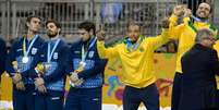 Após jogo apertado, Brasil bateu Argentina na prorrogação e ficou com a medalha de ouro do handebol masculino dos Jogos Pan-Americanos de Toronto  Foto: Osmar Portilho / Terra