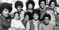 Joe Jackson publicou foto antiga com Michael e a família em seu site  Foto: Divulgação
